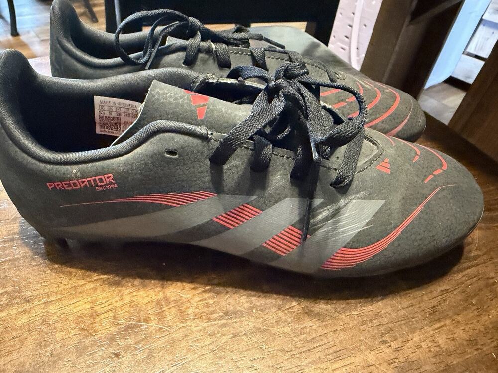 Adidas Predator youth soccer cleats black red size 5.5 athletic sports activity